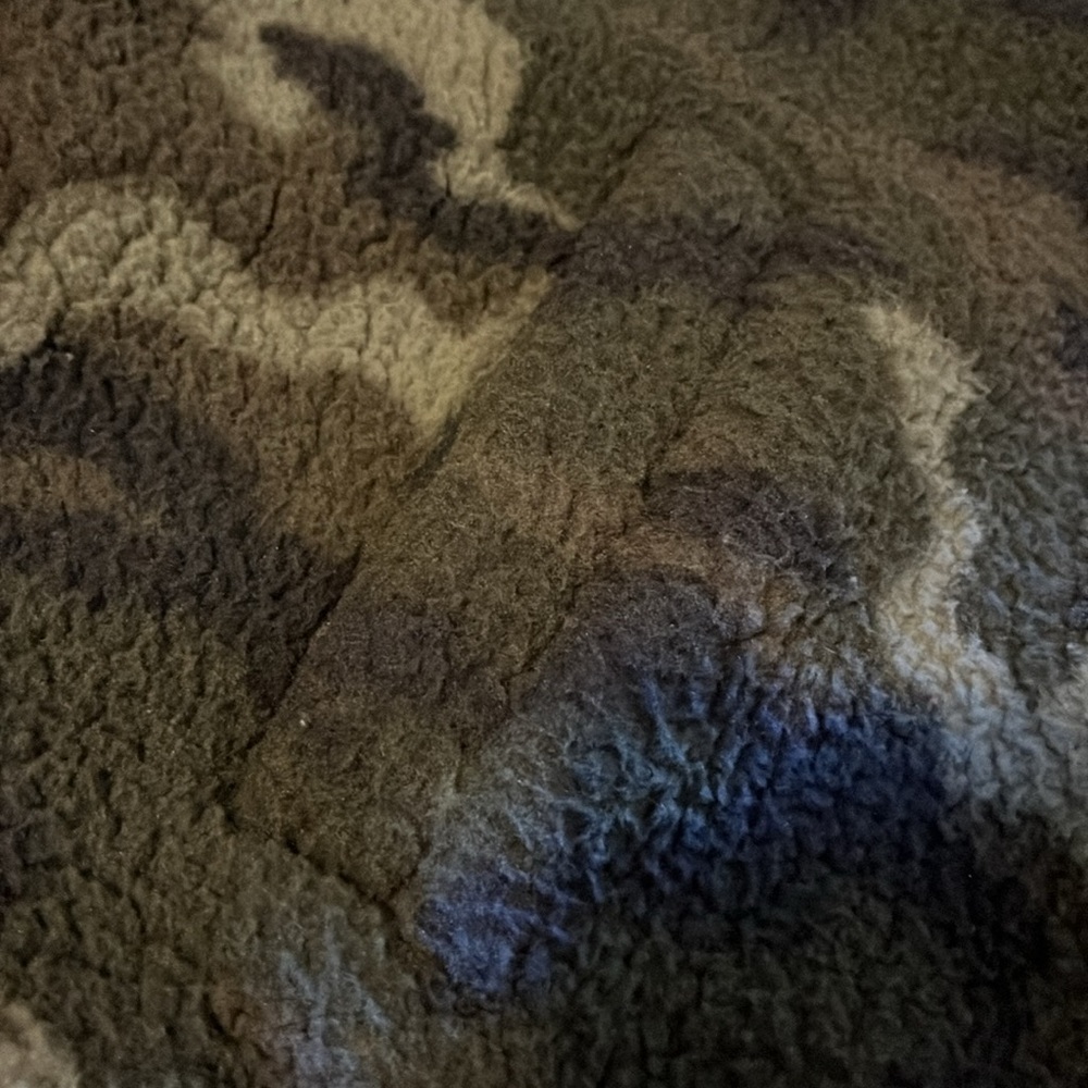 American Eagle camo fleece jacket - Picture 6 of 7